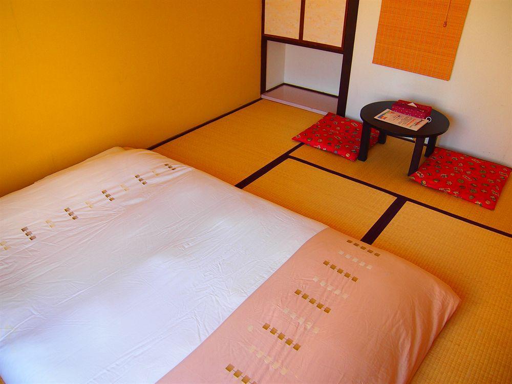 J-Hoppers Hiroshima Guesthouse Eksteriør billede